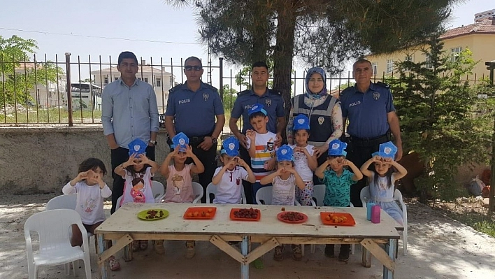 Minik öğrencilerden emniyete ziyaret 