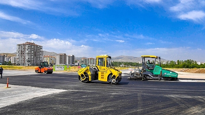Güngör Caddesi asfaltlanıyor 