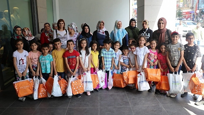 İş adamı İzzet Gören'den çocuklara bayram hediyesi 