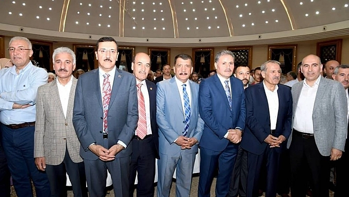 AK Parti'de bayramlaşma töreni 