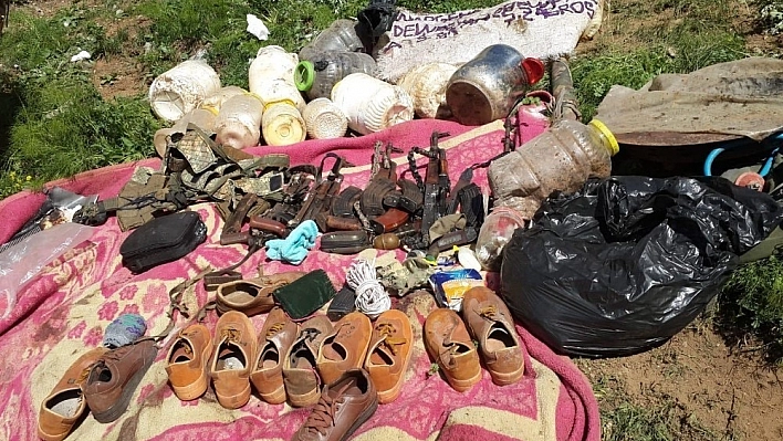 Tunceli'de 5 teröristin etkisiz hale getirildiği operasyon silahlar ve çok sayıda malzeme ele geçilirdi 
