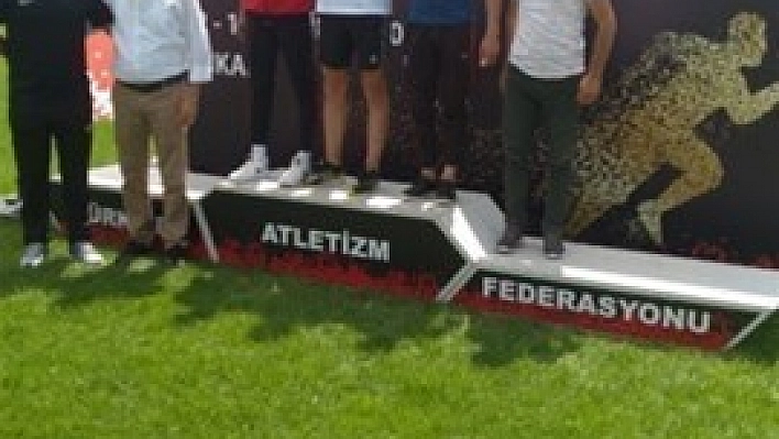 Serhat Göngör Türkiye'de yürüyüş şampiyonu oldu 