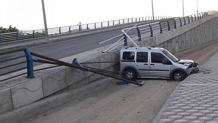 Elazığ'da trafik kazası: 3 yaralı 