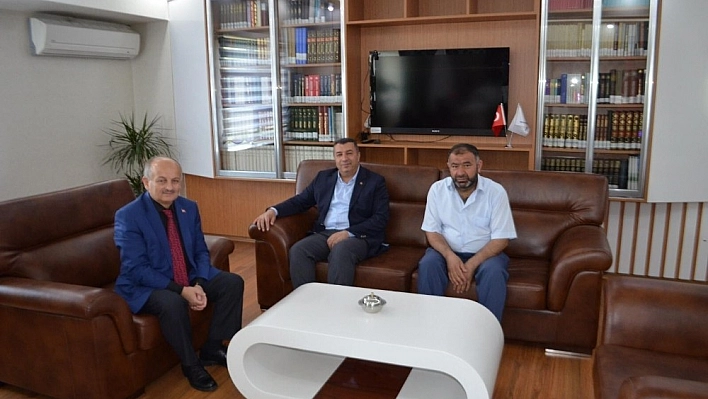 Özcan'dan Müftü Veysel Işıldar'a ziyaret 