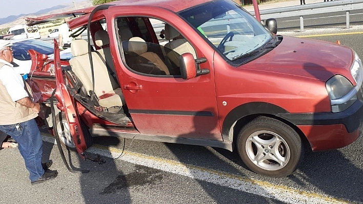 Doblo İkiye Bölündü! 1 Kişi Hayatını Kaybetti