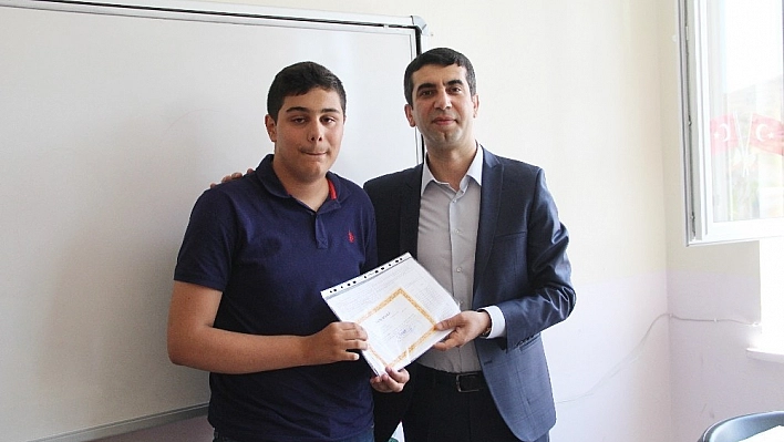 LGS'de dalgınlıkla 1 soruyu kaçırdı, Türkiye ikincileri arasında yer aldı 
