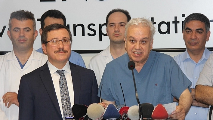 Aynı anda gerçekleştirilen 5 karaciğer naklinde mutlu son 