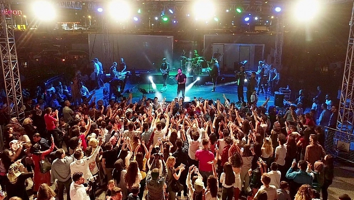 Kiraz Festivalinde İlyas Yalçıntaş rüzgarı esti 