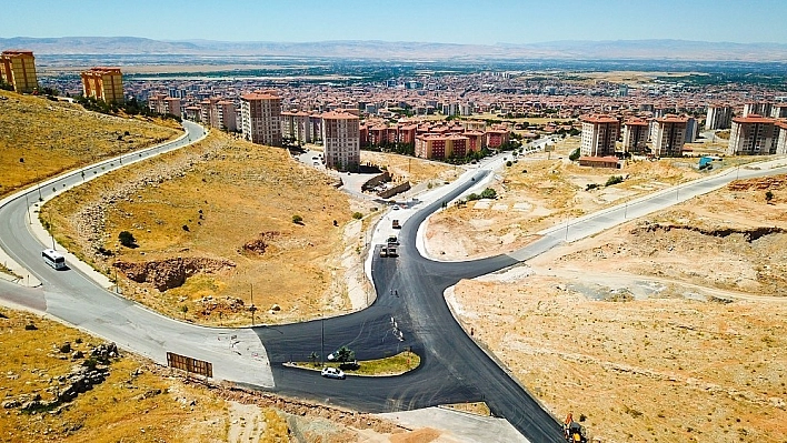 TOKİ yolunda asfalt çalışmaları başladı 