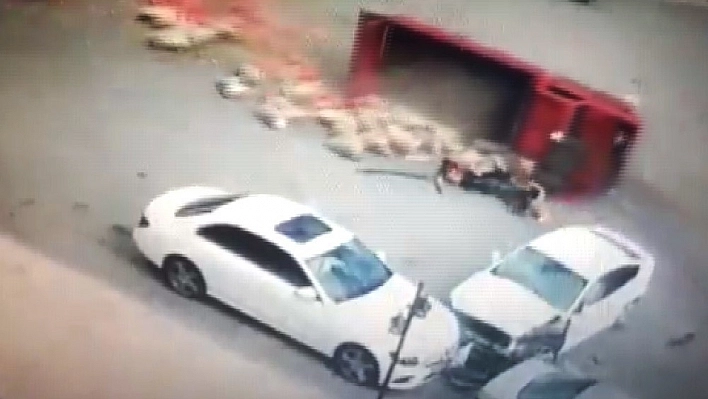 Malatya'da 6 kişinin yaralandığı kaza güvenlik kamerasına yansıdı 