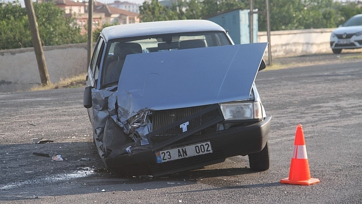 Elazığ'da trafik kazası:3 yaralı 
