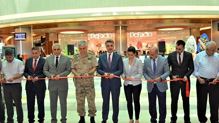 AVM'de 'Muhacirden Ensar'a,15 Temmuz 2' sergisi açıldı 