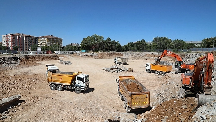 Battalgazi Devlet Hastanesi'nin temel kazı çalışmaları sürüyor 
