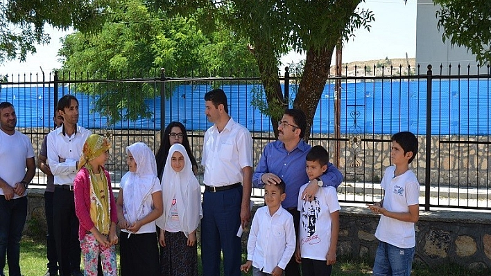 Hozat'ta en çok kitap okuyan öğrenciler bisikletle ödüllendirildi 