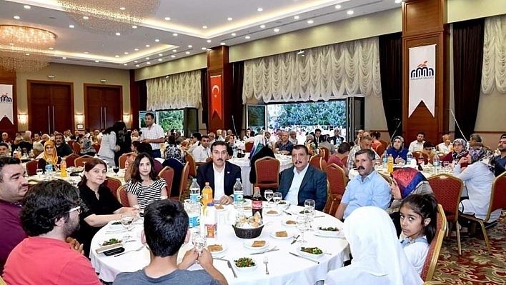 Vali Baruş: İhanet karşısında eşsiz bir kıyam sergilendi 
