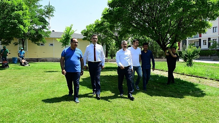 Yeşilyurt Belediyesi'nden park ve yeşil alanların bakımına önem veriyor 