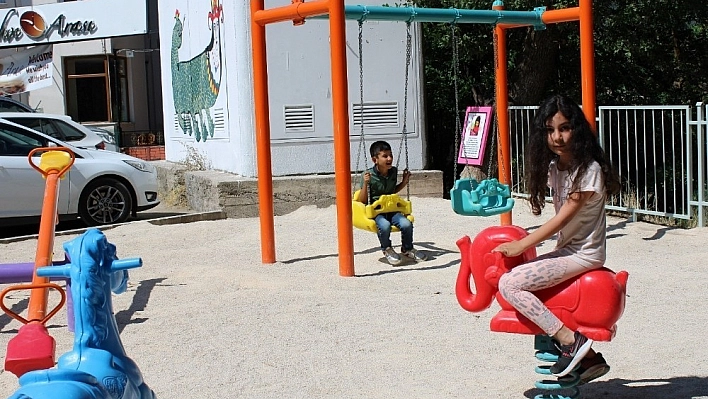 Kazada hayatını kaybeden 3 yaşındaki kızının adına park yaptırdı 