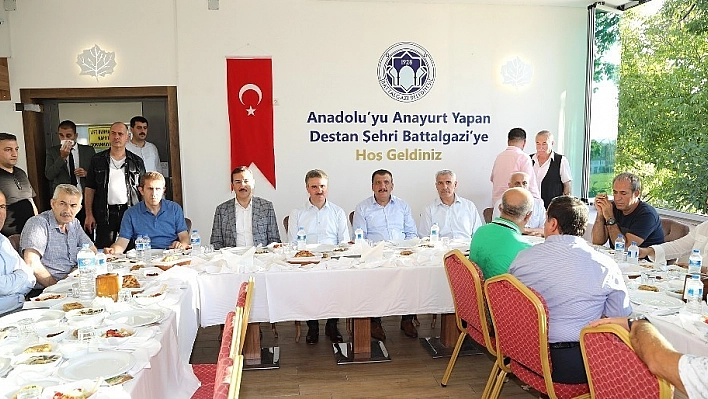 Başkan Güder TKB ekibini yemekte ağırladı 