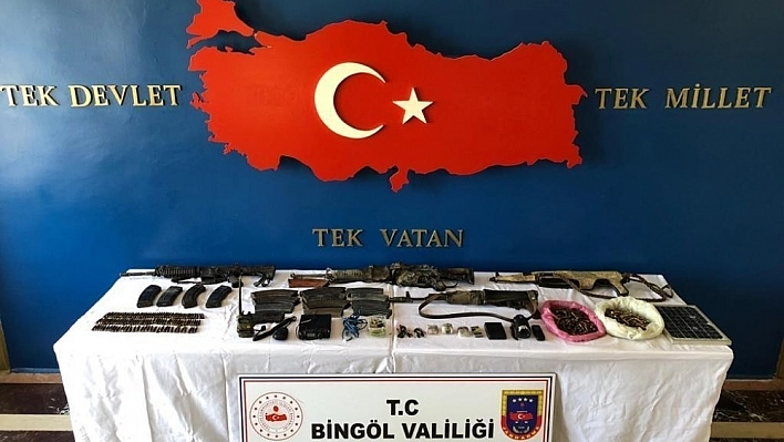 Öldürülen 8 teröristten 3 M-16, 5 kaleşnikof ve çok sayıda mühimmat ele geçirildi 