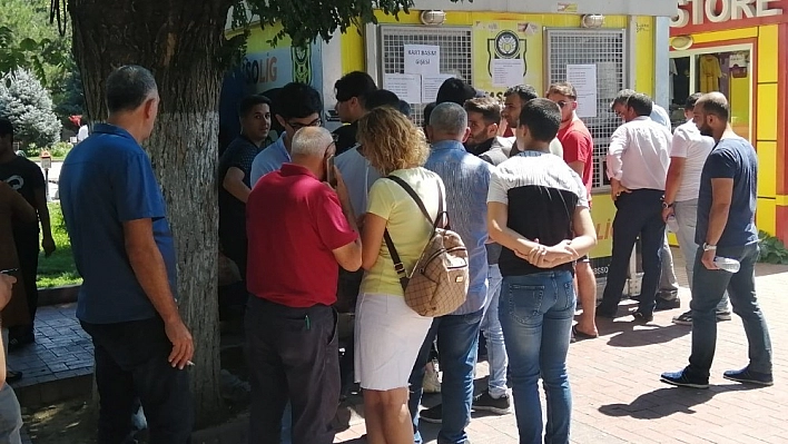 Malatya'da Avrupa maçı biletlerine yoğun ilgi 