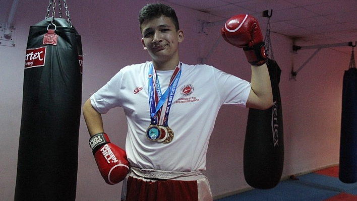 Yaşadığı Bunalımdan Kick Boks İle Kurtuldu