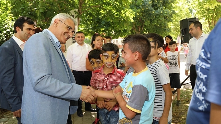 Başkan Güder çocuklarla bir araya geldi 