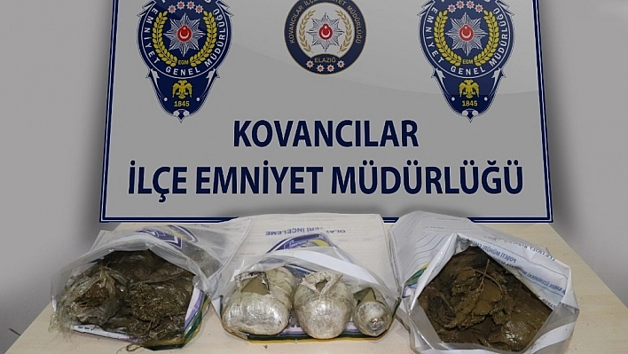Lastiklere 7 kilo esrar gizledi, polise teslim oldu 