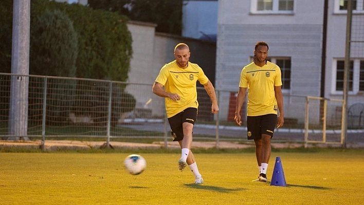 Yeni Malatyaspor, Partizan maçının taktiğini çalıştı 