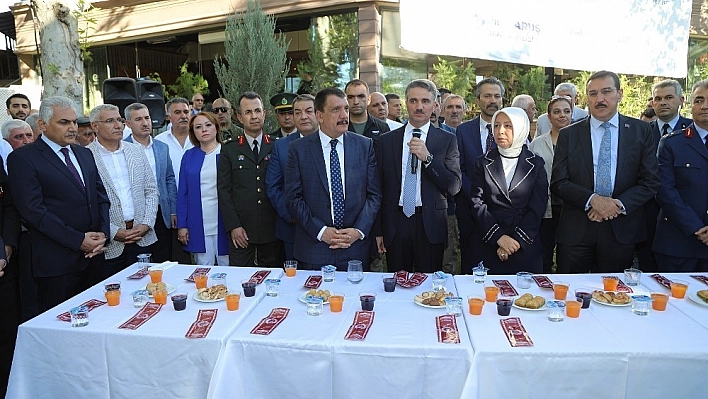 Başkan Güder, vatandaşların bayramını kutladı 