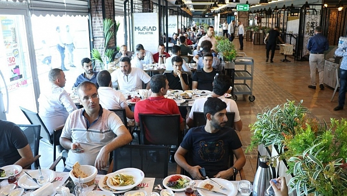 MÜSİAD'da geleneksel bayramlaşma programı 