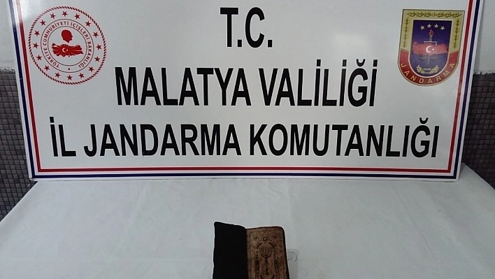 5 bin yıllık İbranice el yazması kitap ele geçirildi 