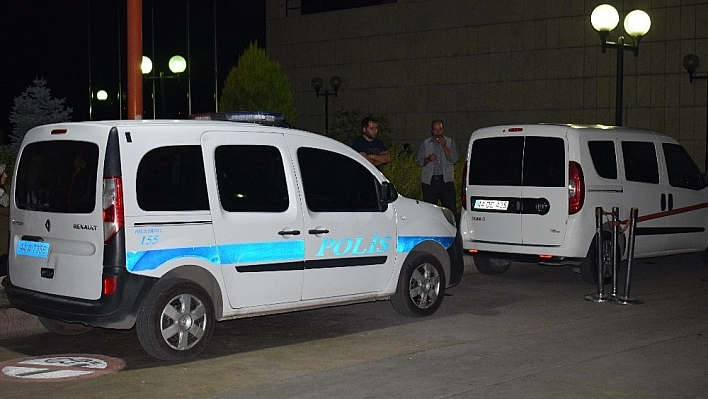 Bıçaklı kavgada yaralanan kardeşlerden 1'i kurtarılmadı 