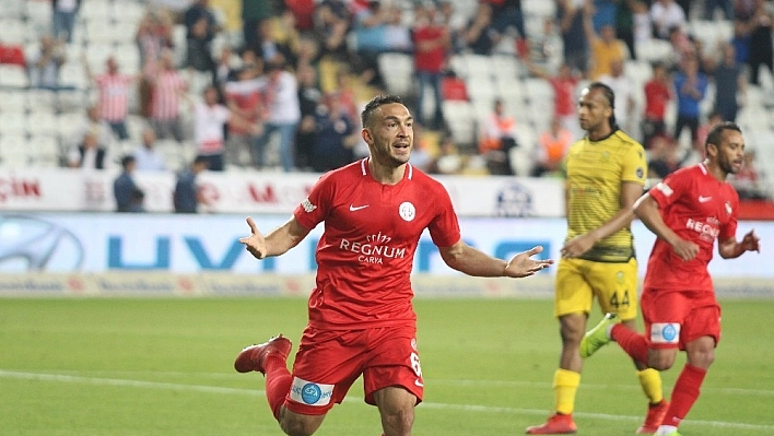 Yeni Malatyaspor Mevlüt Erdinç ile anlaşmaya yakın 