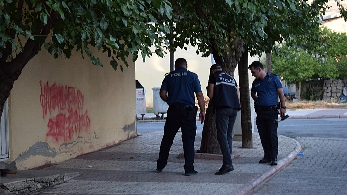 Balkondan düşen 3 yaşındaki çocuk yaralandı 