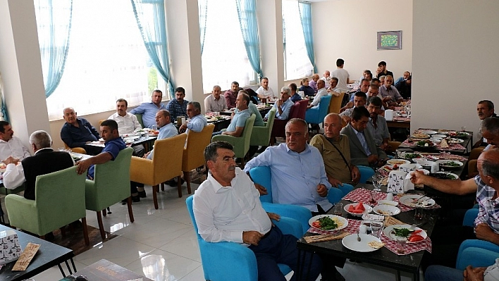 Başkan Karadağ, meclis üyeleri ve muhtarlar ile bir araya geldi 