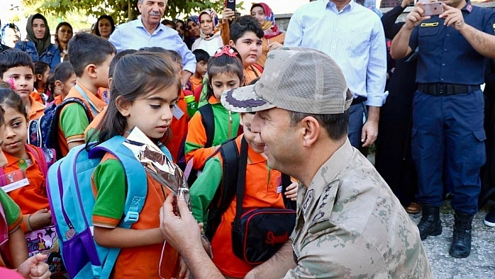 Komutan İnan, Öğrencilerle Biraraya Geldi