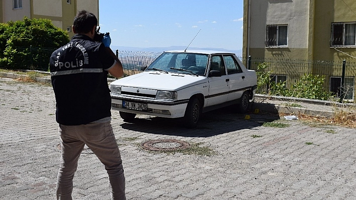 Malatya'da 1 kişi otomobil yanında ölü bulundu 