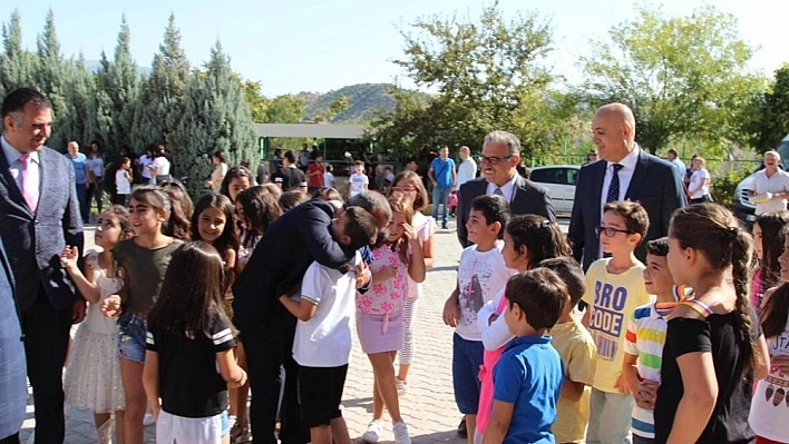 Tunceli'de 86 okulda 9 bin öğrenci ders başı yaptı 