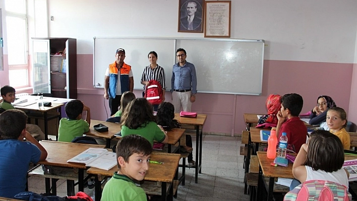 AFAD, okullarda afet çantasını tanıttı 