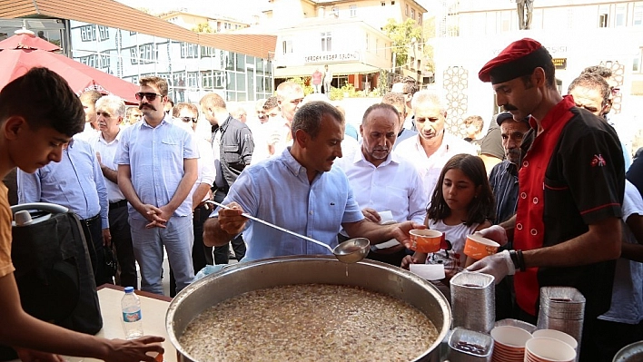 Tunceli Valiliği'nden aşure ikramı 
