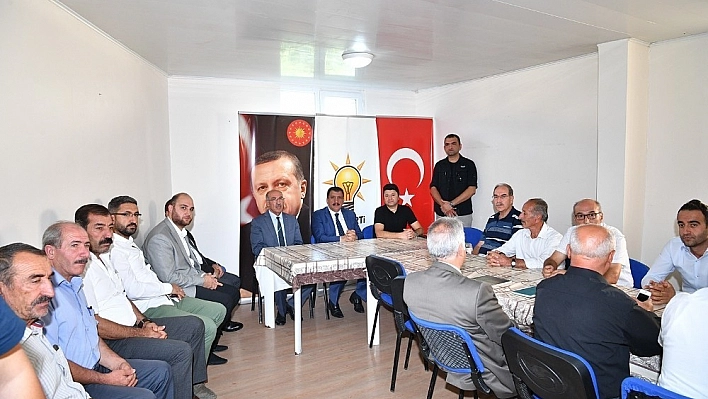 Başkan Gürkan Akçadağlı muhtarla bir araya geldi 