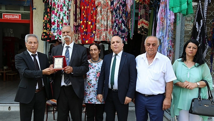 Tunceli'de yılın ahisi, kalfası ve çırağına plaket 