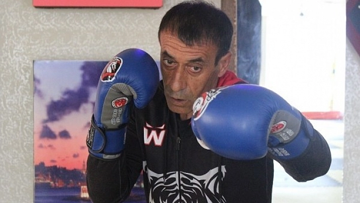 27 yıl spor yaptı, 52 yaşında milli takıma davet edildi