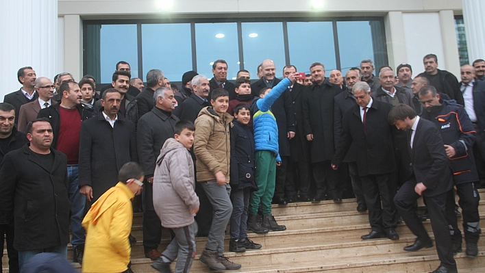 Bakan Soylu, Sivrice'de Ziyaretlerde Bulundu