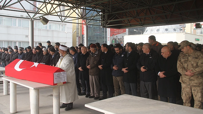 Elazığlı Polis Memuru Son Yolculuğuna Uğurlandı