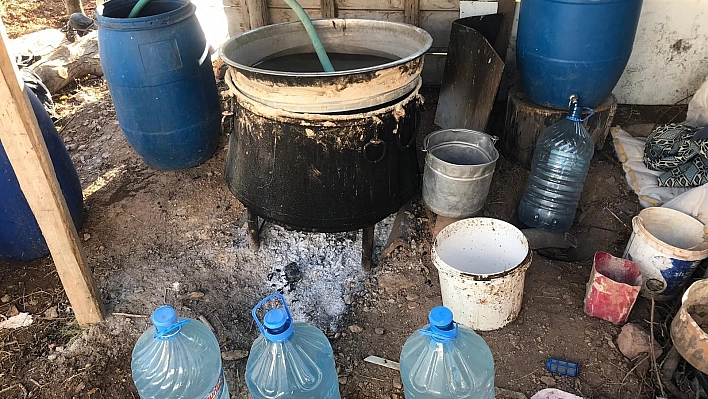İki Ton Kaçak İçki Ele Geçirildi!