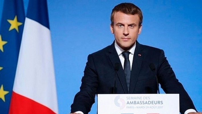 Macron, Bir Öyle-Bir Böyle!