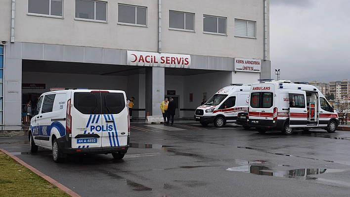 Malatya'da İki Otomobil Çarpıştı: 4 Yaralı