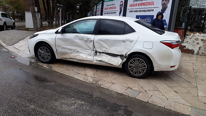 Zübeyde Hanım Caddesinde Trafik Kazası