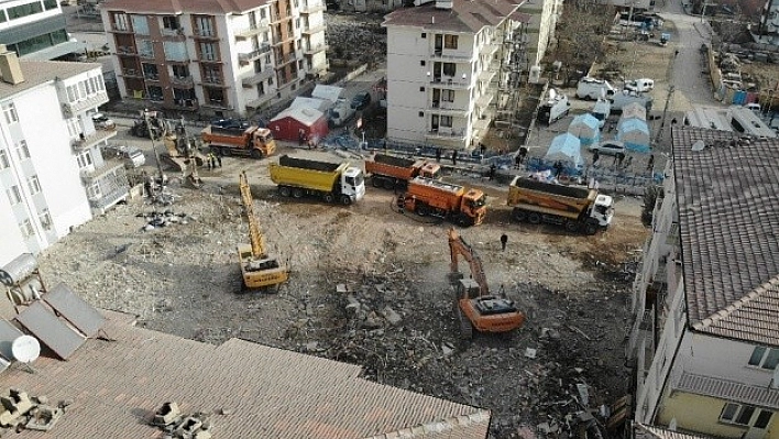 Dilek Apartmanındaki Enkaz Kaldırılıyor